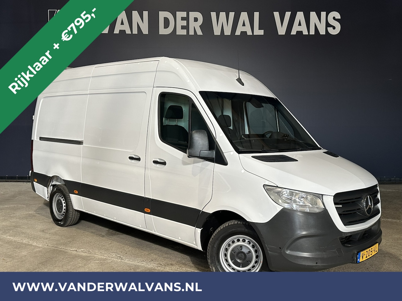 Mercedes-Benz Sprinter - 316 CDI 164pk L2H2 inrichting 3500kg Trekhaak Euro6 *Rijklaar* Airco | Camera | Apple Carp - AutoWereld.nl