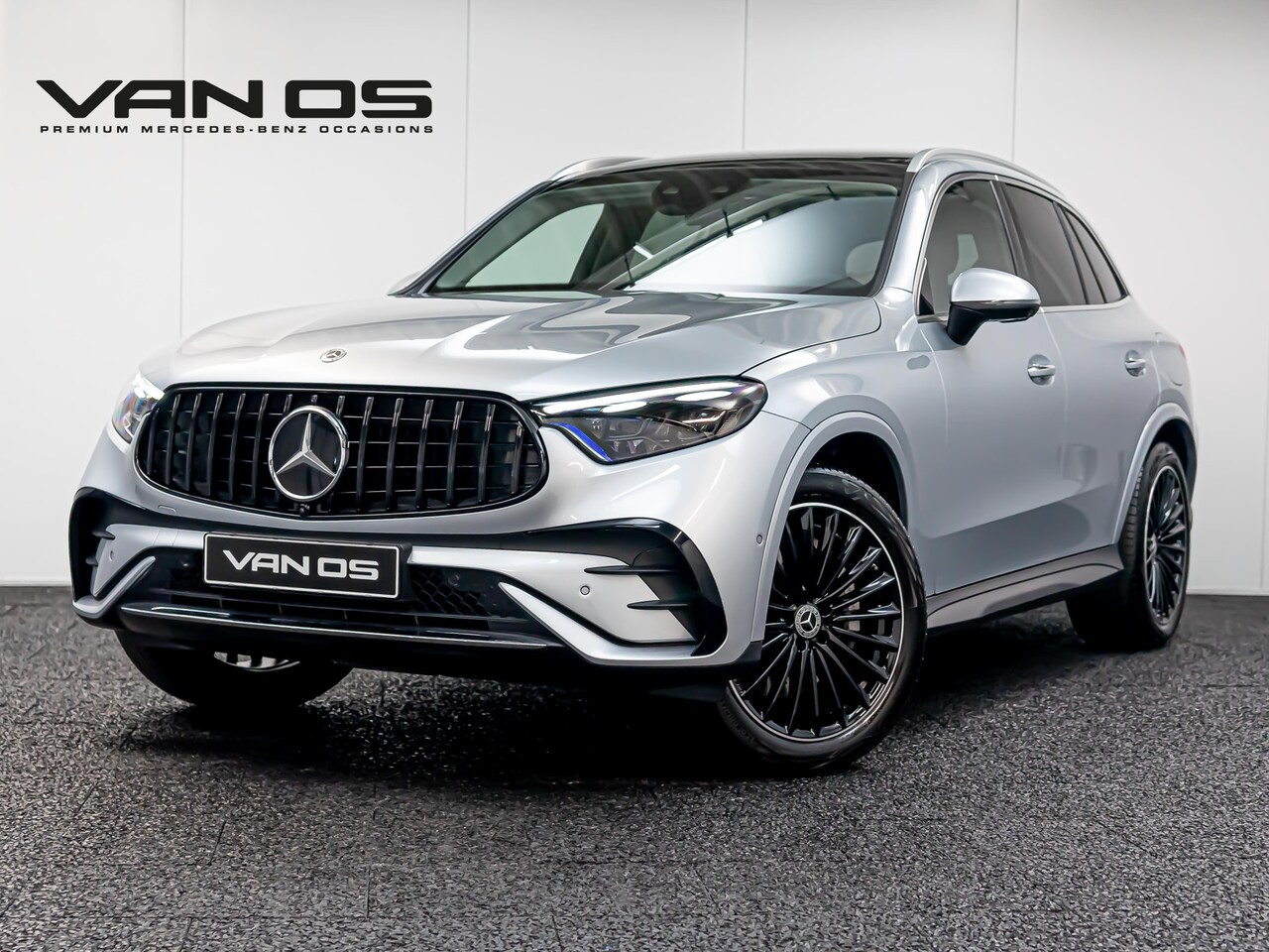 Mercedes-Benz GLC-klasse - GLC 300e 4MATIC AMG Line | AIRMATIC | Achterassturing - AutoWereld.nl