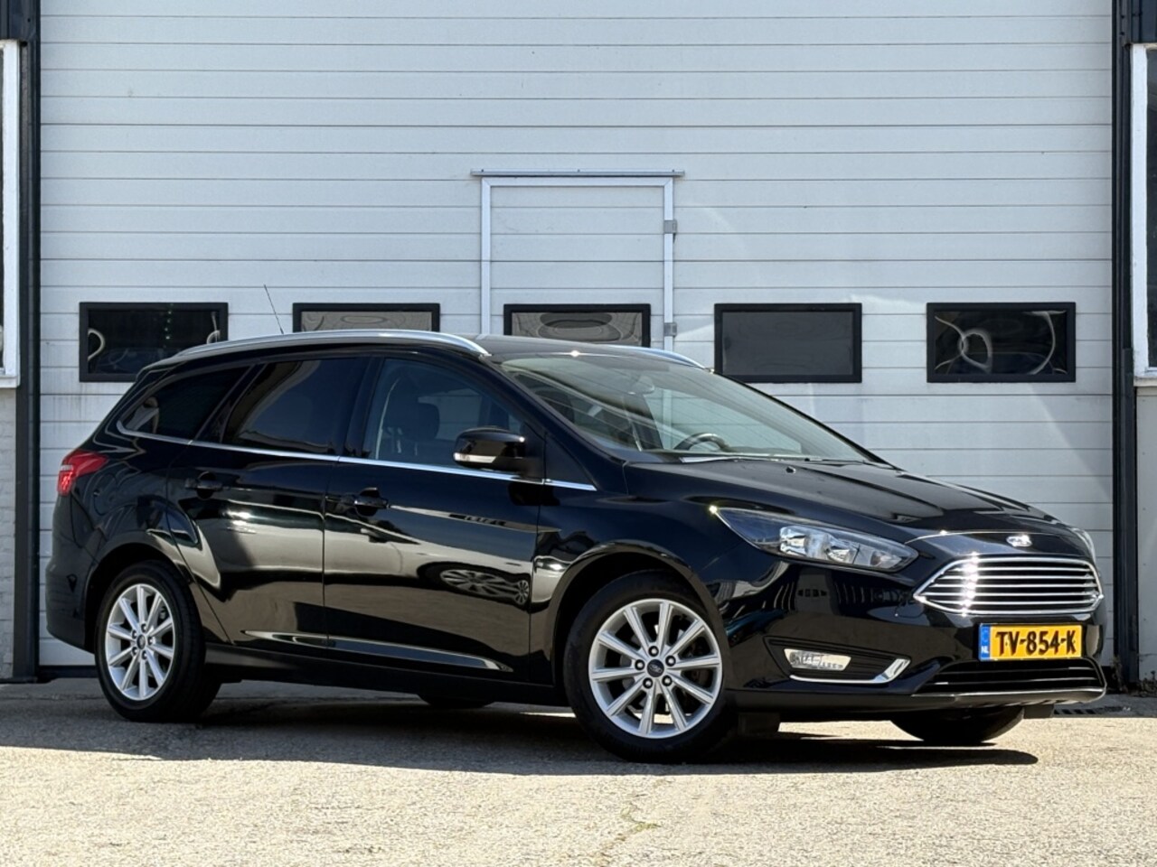 Ford Focus Wagon - 1.0 Titanium Climate | Pdc | Apple Carplay | Net binnen - AutoWereld.nl
