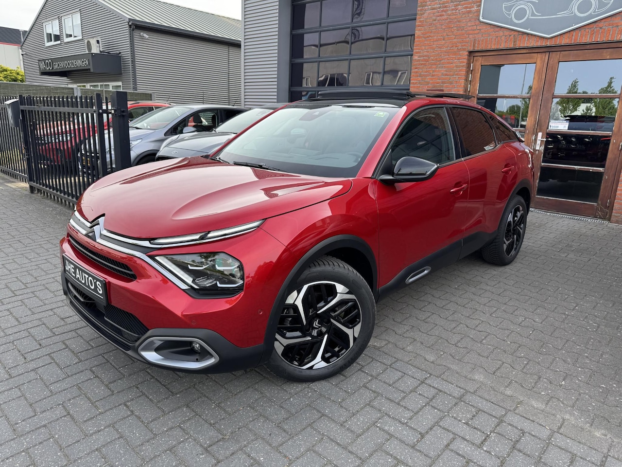 Citroën C4 - 1.2 Puretech Max | Pano | Winterpakket | Head up | 360 Camera en meer! - AutoWereld.nl