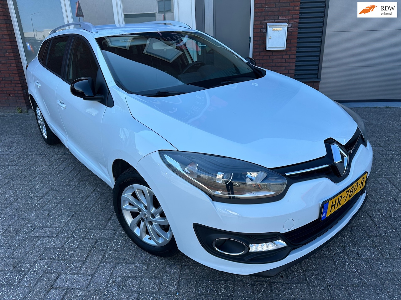 Renault Mégane Estate - 1.5 dCi Limited / Navi / PDC / LED / NAP - AutoWereld.nl