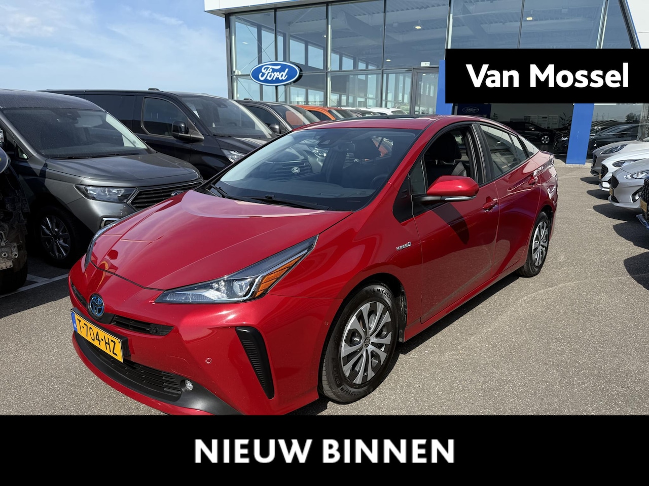 Toyota Prius - 1.8 Executive Automaat | Trekhaak | Winterset | Panoramadak | Parkeersensoren V/A | Camera - AutoWereld.nl
