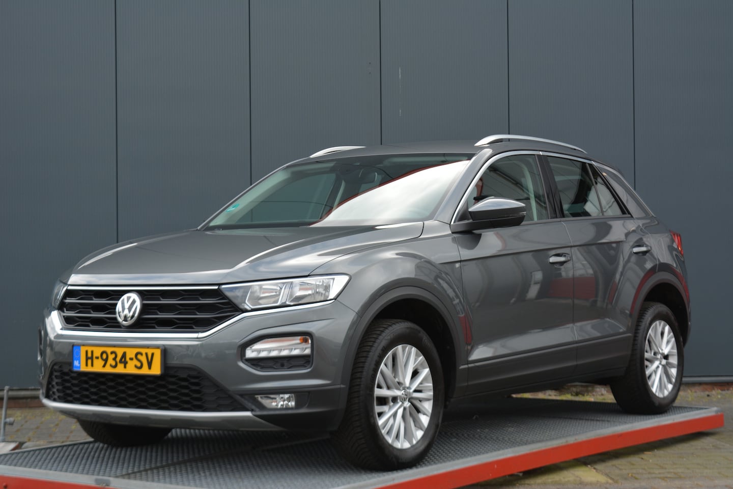 Volkswagen T-Roc - 1.0 TSI Style navigatie climate - AutoWereld.nl