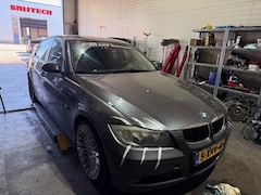 BMW 3-serie - 320i advertentie lezen
