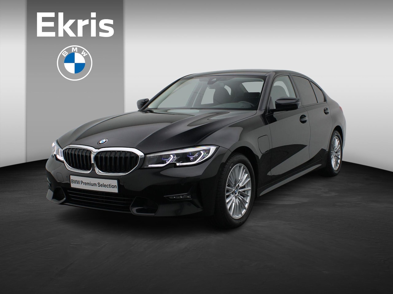 BMW 3-serie - Sedan 320e Sport Line | High Executive | Achteruitrijcamera | Lederen Sportstoelen | 17" - AutoWereld.nl