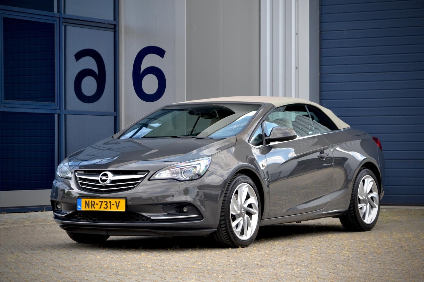 Opel Cascada - 1.6 Turbo 170Pk Innovation / Automaat / Zeer Luxe Uitvoering - AutoWereld.nl