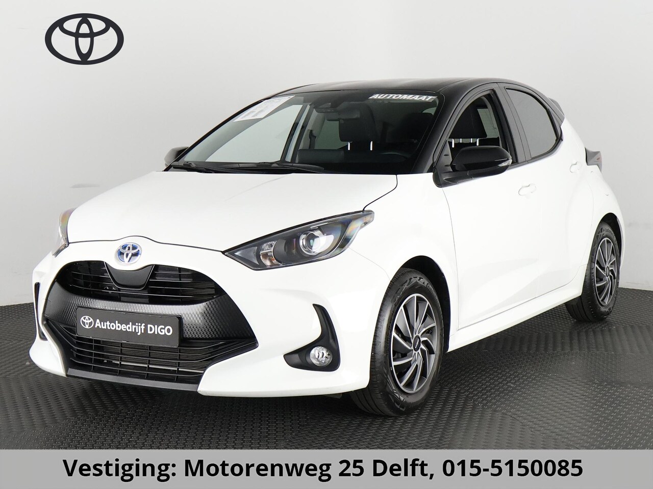 Toyota Yaris - 1.5 HYBRIDE BLACK & WHITE GARANTIE 3-2034 AUTOMAAT. CLOUD NAVI. SLECHTS 17.000 KM. - AutoWereld.nl