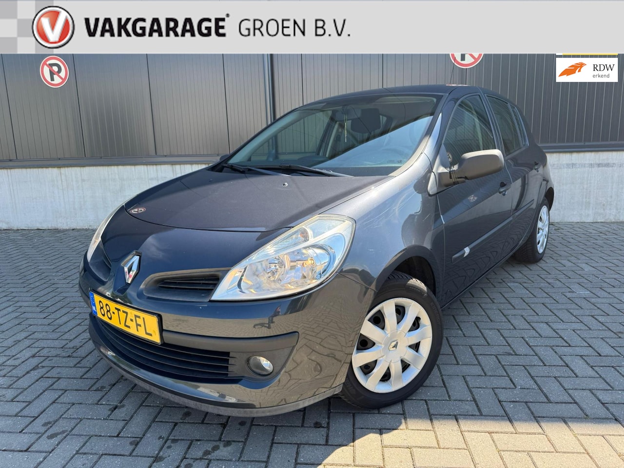 Renault Clio - 1.2-16V Authentique (65pk) 5-drs / trekhaak / nieuwe APK ! - AutoWereld.nl