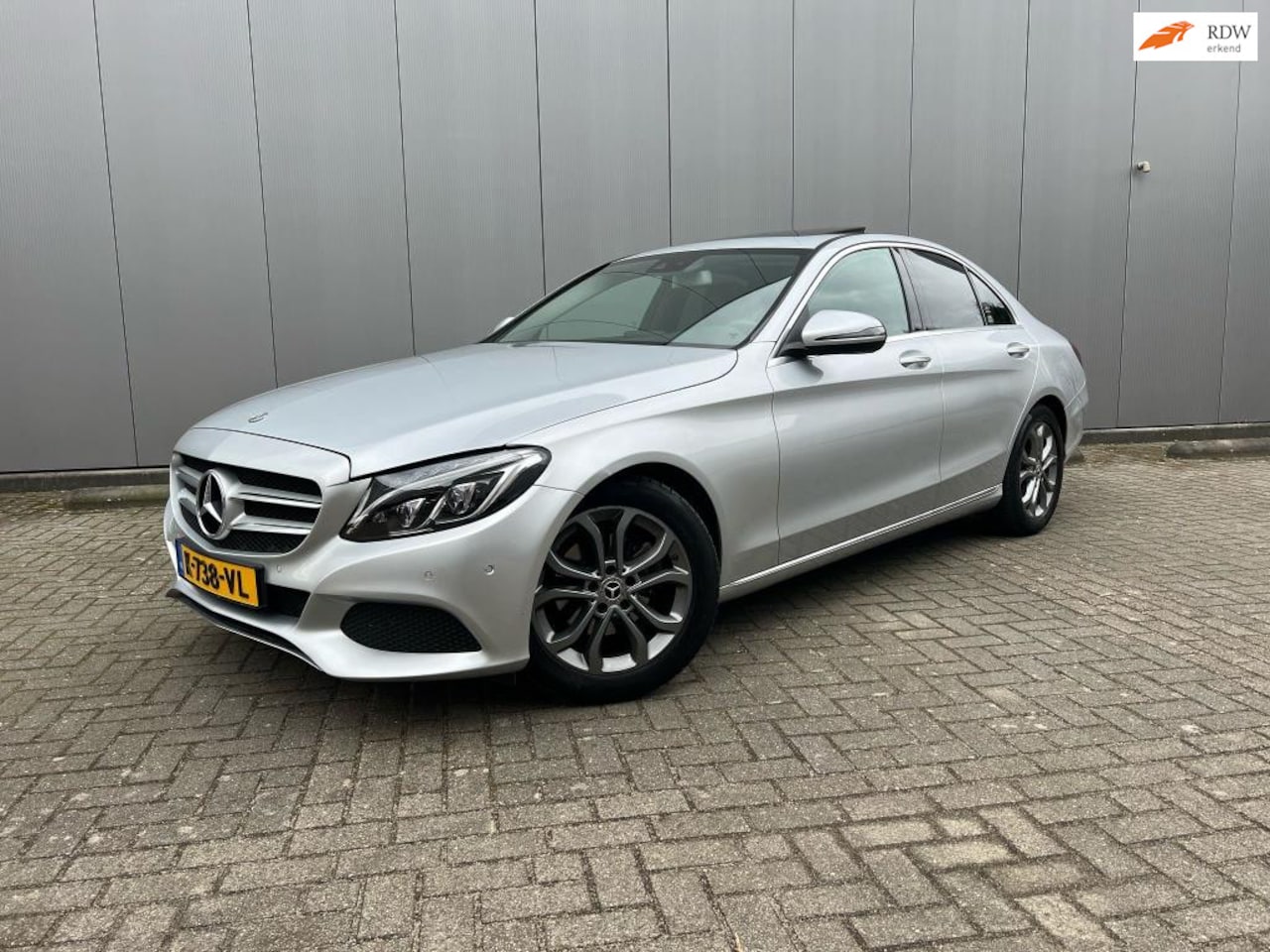 Mercedes-Benz C-klasse - 180 Business Solution AMG 180 Business Solution AMG,in naam van onze klant te koop hele mooie mercedes c klasse, - AutoWereld.nl