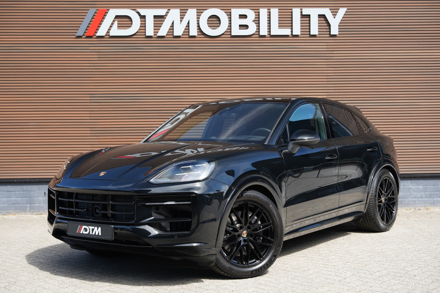 Porsche Cayenne Coupé - 3.0 E-Hybrid | Sport Design | Burmester | 18-voudige Stoelen | InnoDrive | - AutoWereld.nl