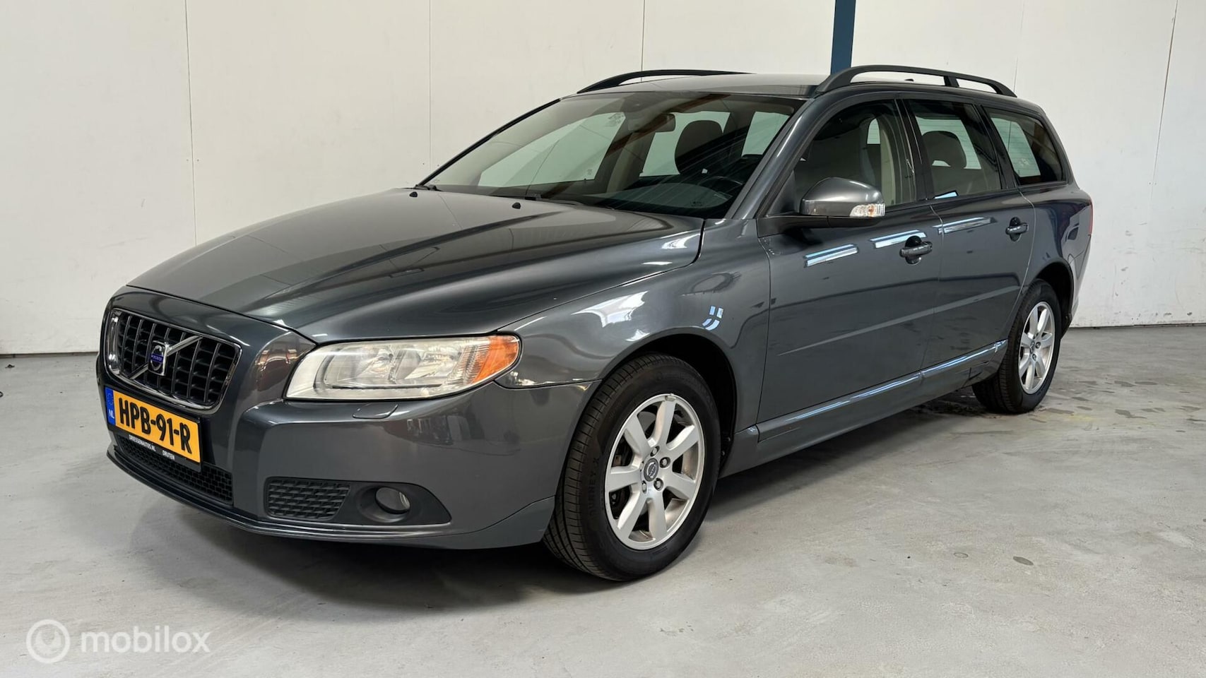 Volvo V70 - 2.5T Momentum AUTOMAAT / LEER - AutoWereld.nl