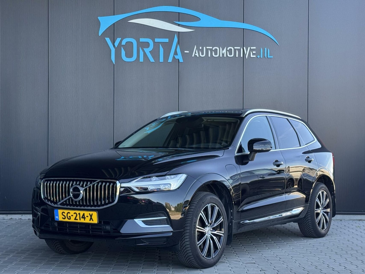 Volvo XC60 - 2.0 T8 Twin Engine AWD Inscription NL AUTO*PANO*ACC - AutoWereld.nl
