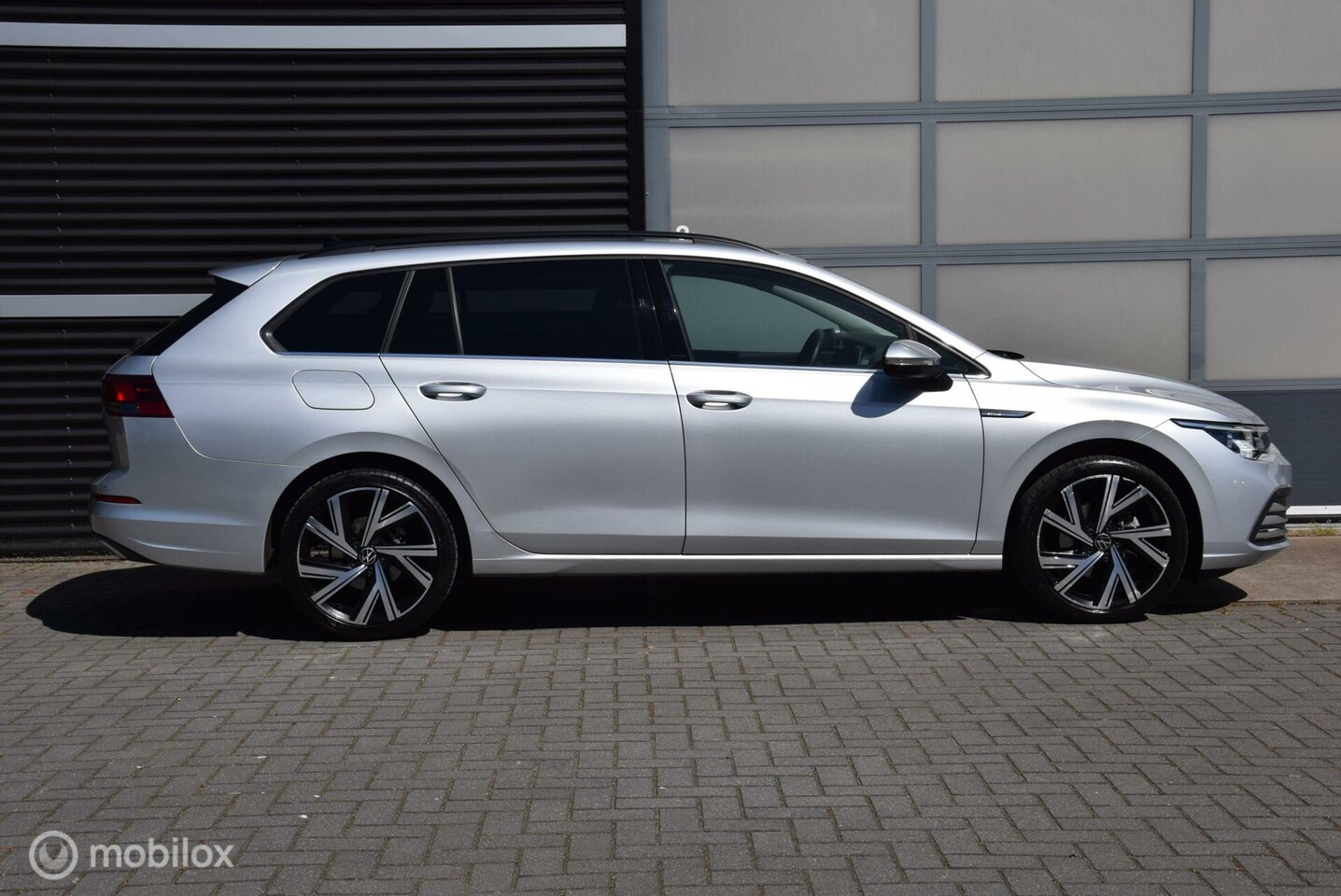 Volkswagen Golf Variant - 1.5 eTSI Style DSG Carplay Adaptive Cruise Winterpakket