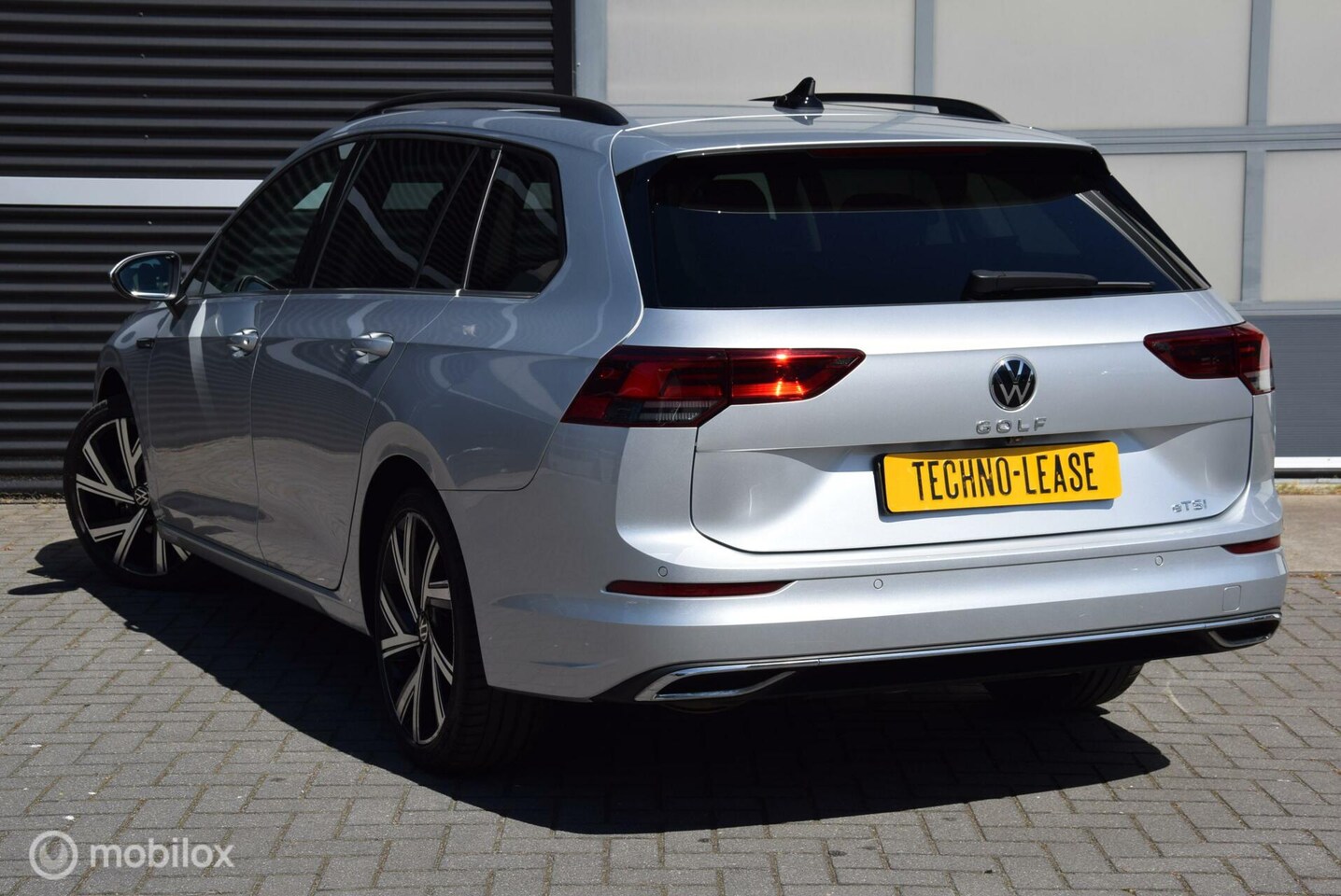 Volkswagen Golf Variant - 1.5 eTSI Style DSG Carplay Adaptive Cruise Winterpakket