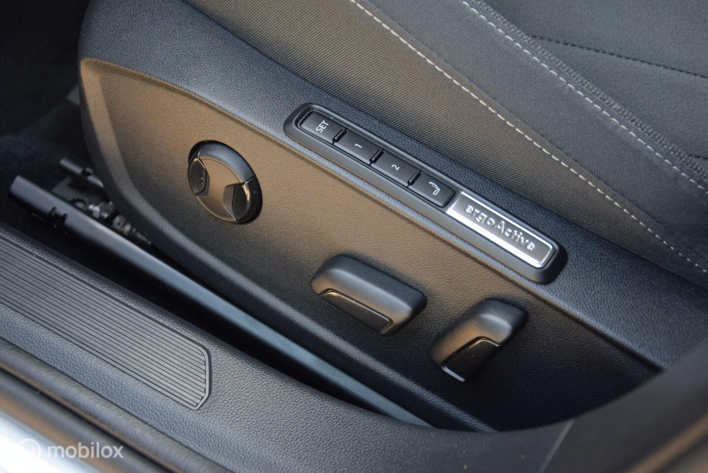 Volkswagen Golf Variant - 1.5 eTSI Style DSG Carplay Adaptive Cruise Winterpakket