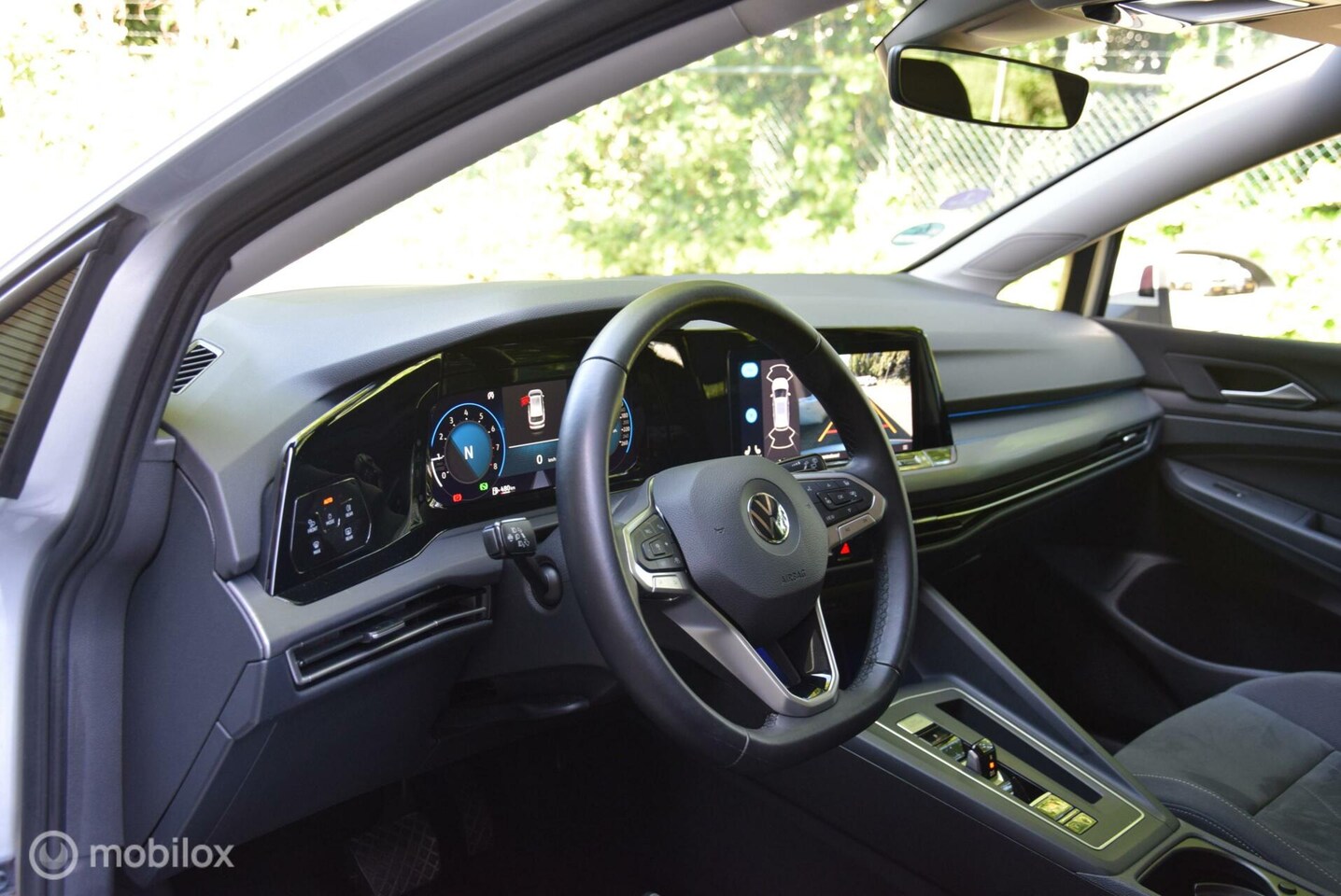 Volkswagen Golf Variant - 1.5 eTSI Style DSG Carplay Adaptive Cruise Winterpakket