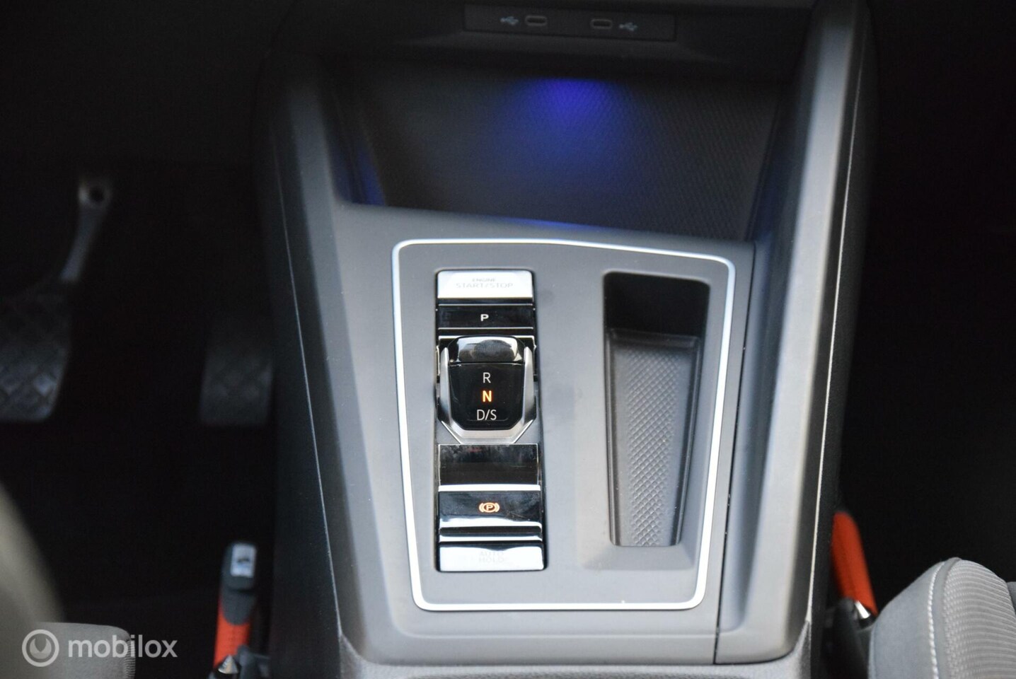 Volkswagen Golf Variant - 1.5 eTSI Style DSG Carplay Adaptive Cruise Winterpakket