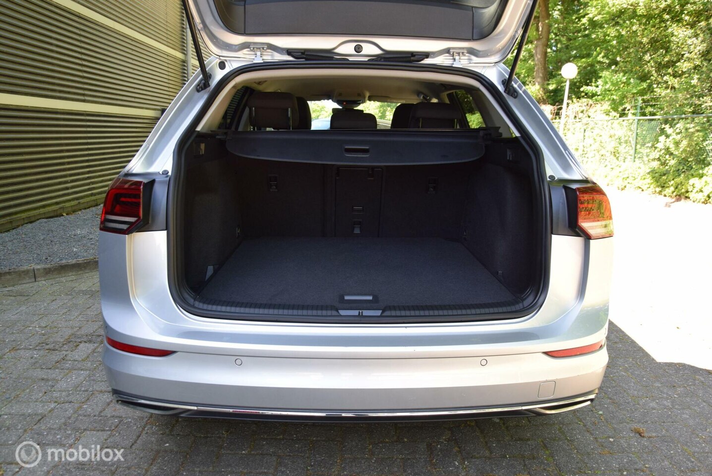 Volkswagen Golf Variant - 1.5 eTSI Style DSG Carplay Adaptive Cruise Winterpakket