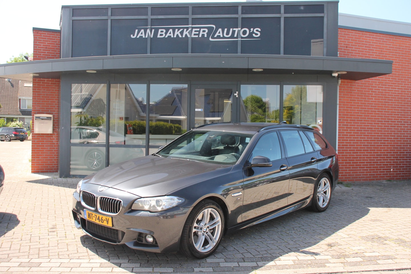 BMW 5-serie Touring - 530d High Executive ✅ Leer ✅ M-Sport ✅ Trekhaak ✅ Onderhoud volledig ✅ - AutoWereld.nl