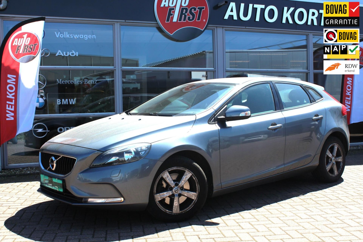 Volvo V40 - 2.0 T2 Momentum 2.0 T2 Momentum - AutoWereld.nl