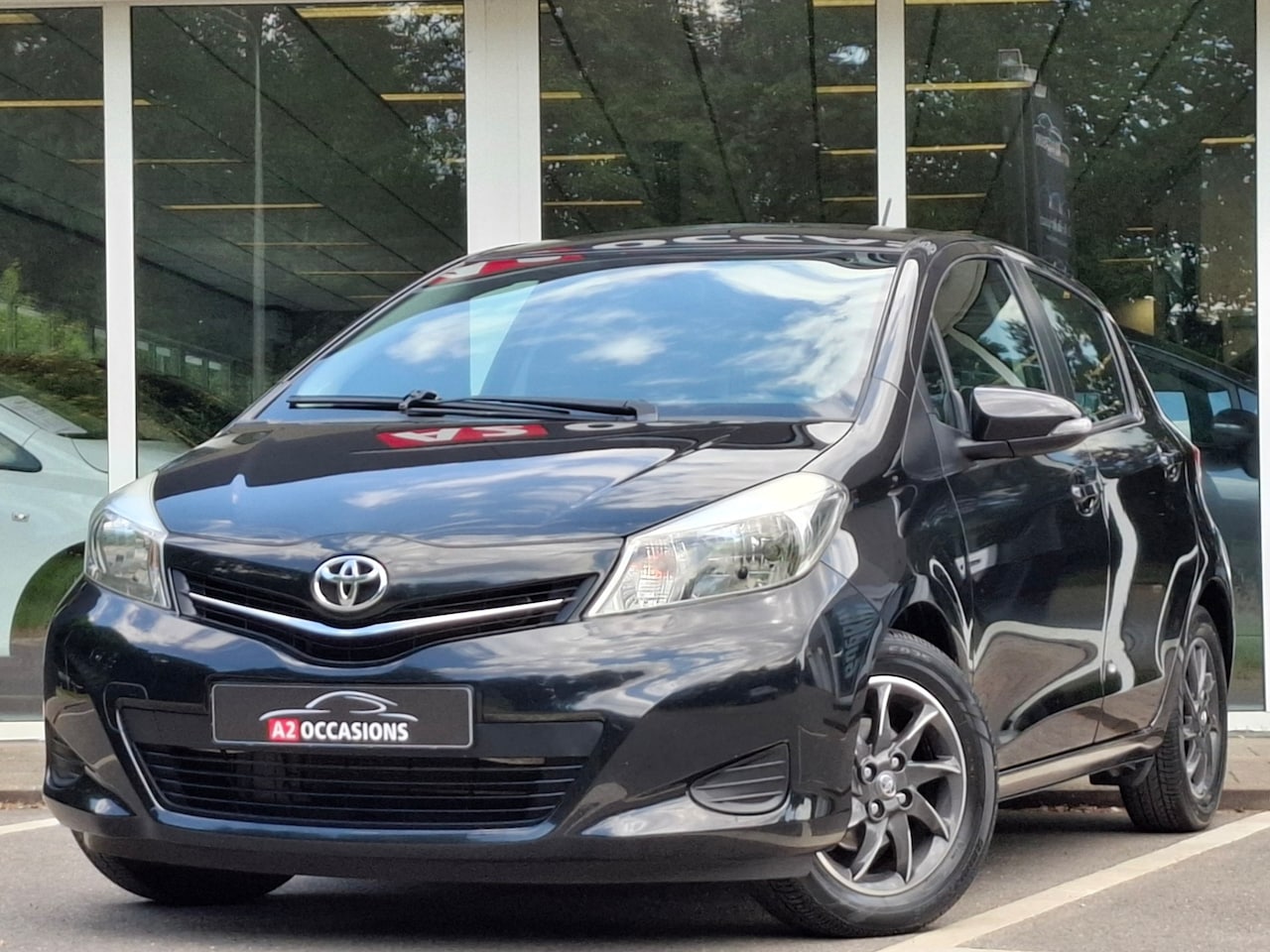 Toyota Yaris - 1.3 VVT-i 100pk Airco/Camera/Bluetooth/Parkeersensoren - AutoWereld.nl