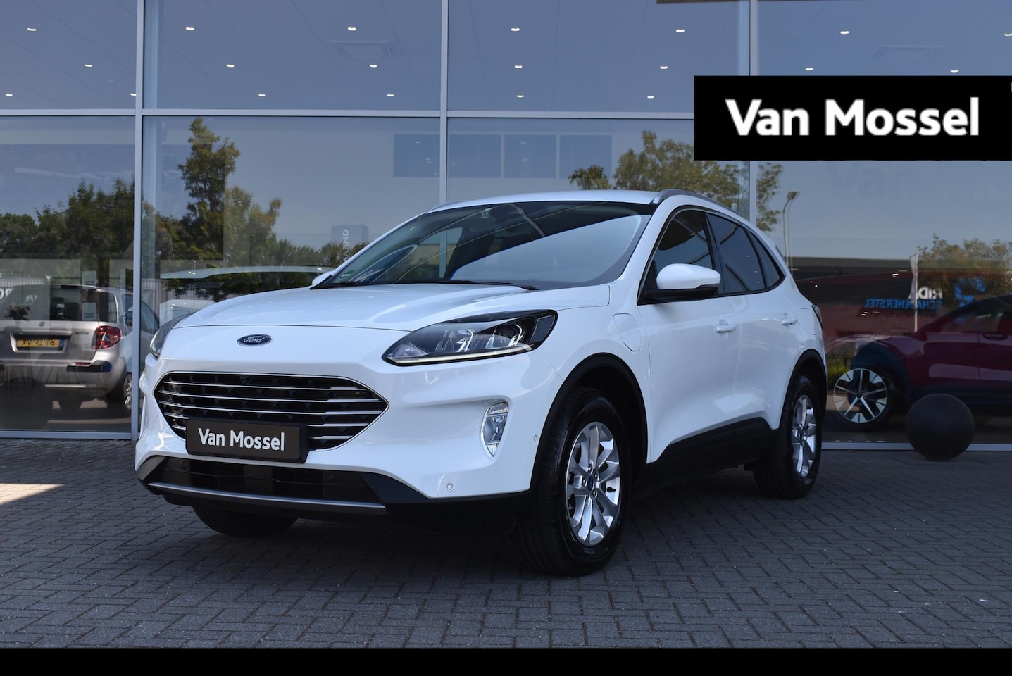 Ford Kuga - 2.5 PHEV Titanium | Climate Control | Cruise Control | Trekhaak | Parkeersensoren V+A | Ap - AutoWereld.nl