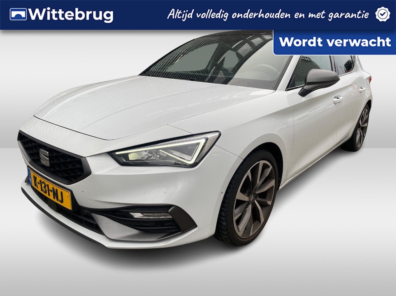 Seat Leon - 1.5 eTSI FR Launch Edition / Pano / Navigatie / App connect / Camera / Parkeersensoren V+A - AutoWereld.nl