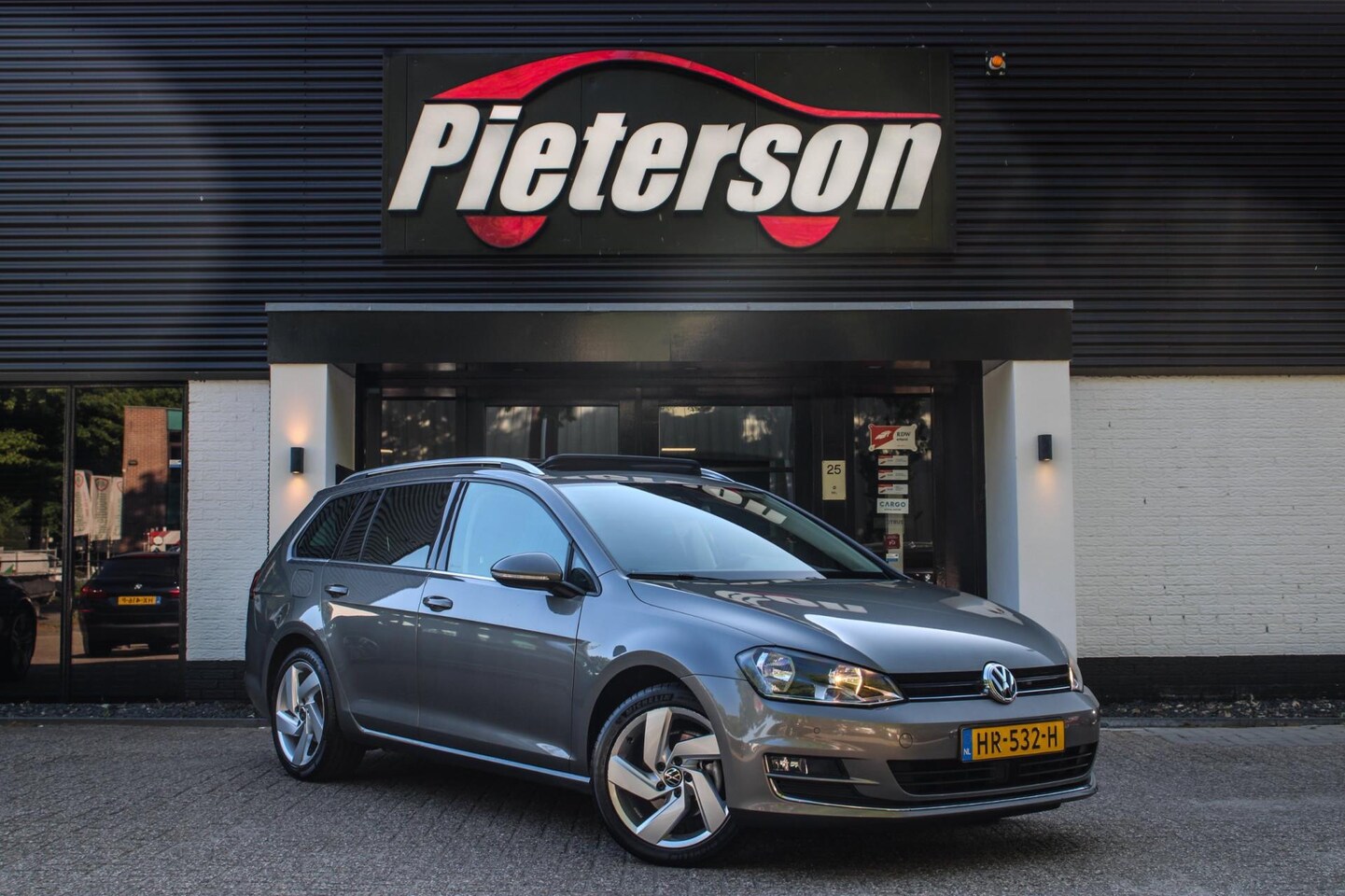 Volkswagen Golf Variant - 1.6 TDI Highline NAP PANO ACC CAMERA - AutoWereld.nl