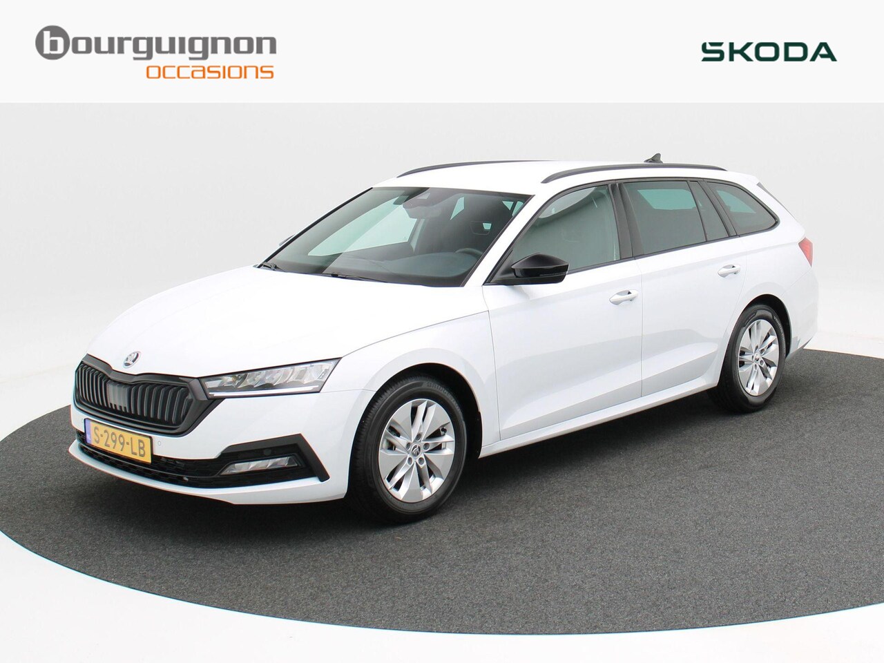 Skoda Octavia Combi - 1.0 TSi 110 Pk Sport Business | Adaptive Cruise | Climate Control | Stoelverwarming | Park - AutoWereld.nl