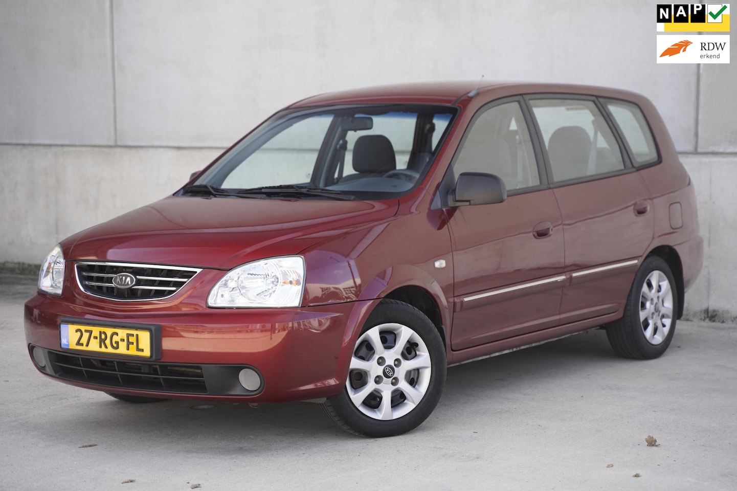 Kia Carens - 1.6-16V LX 1.6-16V LX, Airco, Trekhaak, NAP - AutoWereld.nl
