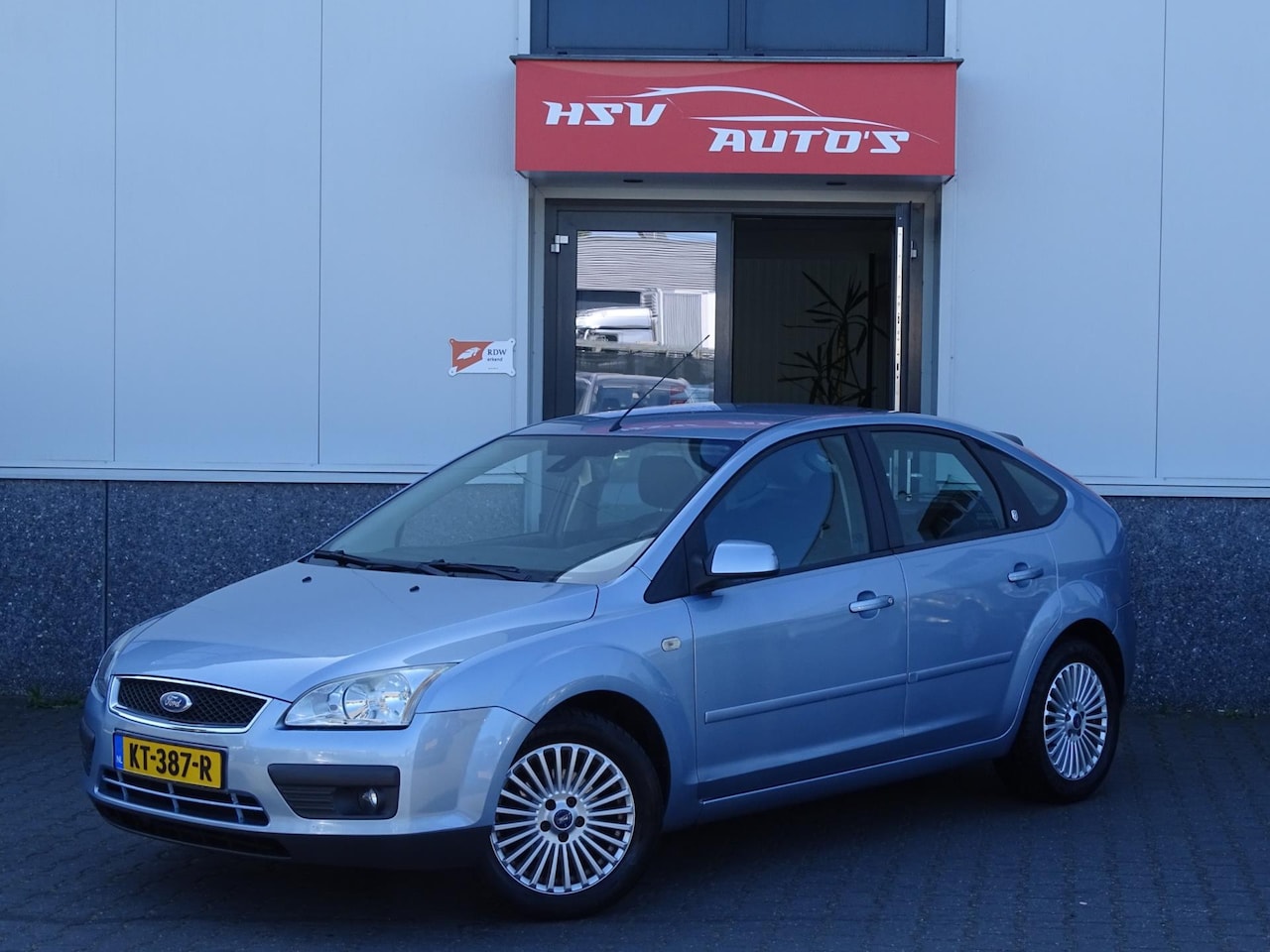 Ford Focus - 1.6-16V Trend navi LM 4-deurs - AutoWereld.nl