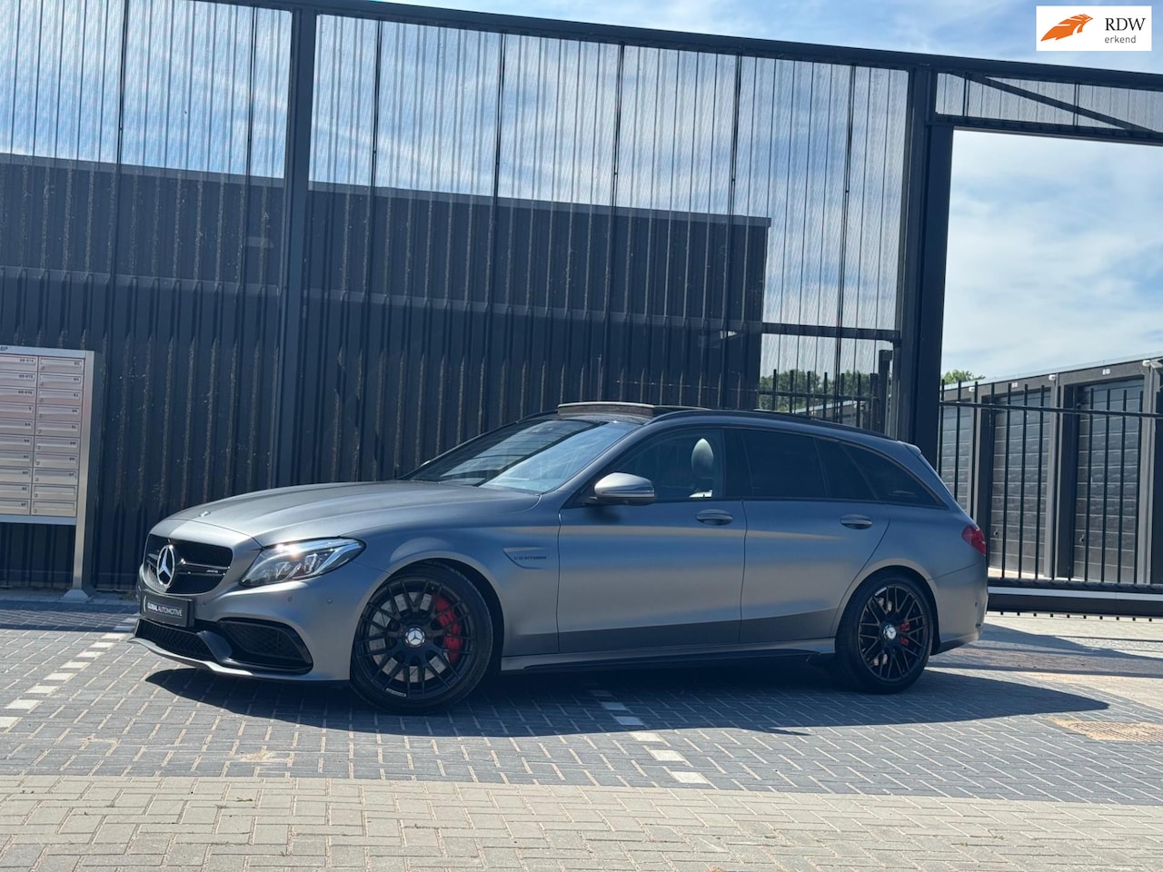 Mercedes-Benz C-klasse Estate - AMG 63 S - 510 PK - PANORAMADAK - BURMESTER - AutoWereld.nl