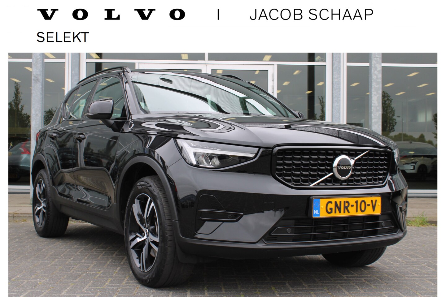 Volvo XC40 - B4 Automaat Plus Dark | Trekhaak | Verw. Stoel & stuurwiel | Camera | Adapt. Cruise - AutoWereld.nl