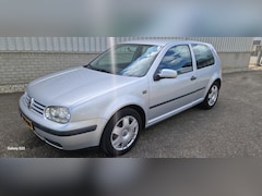 Volkswagen Golf - 1.4-16V Trendline