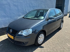 Volkswagen Polo - 1.6-16V Optive Automaat - Airco