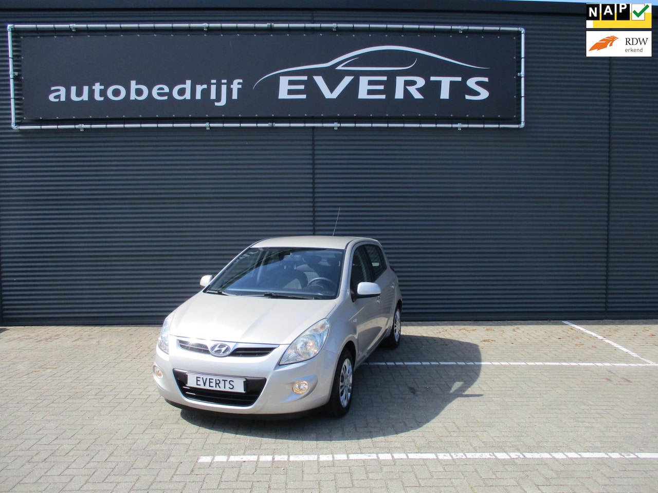 Hyundai i20 - 1.4i DynamicVersion Apk 16-03-2026 zeer mooie en goed onderhouden auto nu scherpe meeneem - AutoWereld.nl