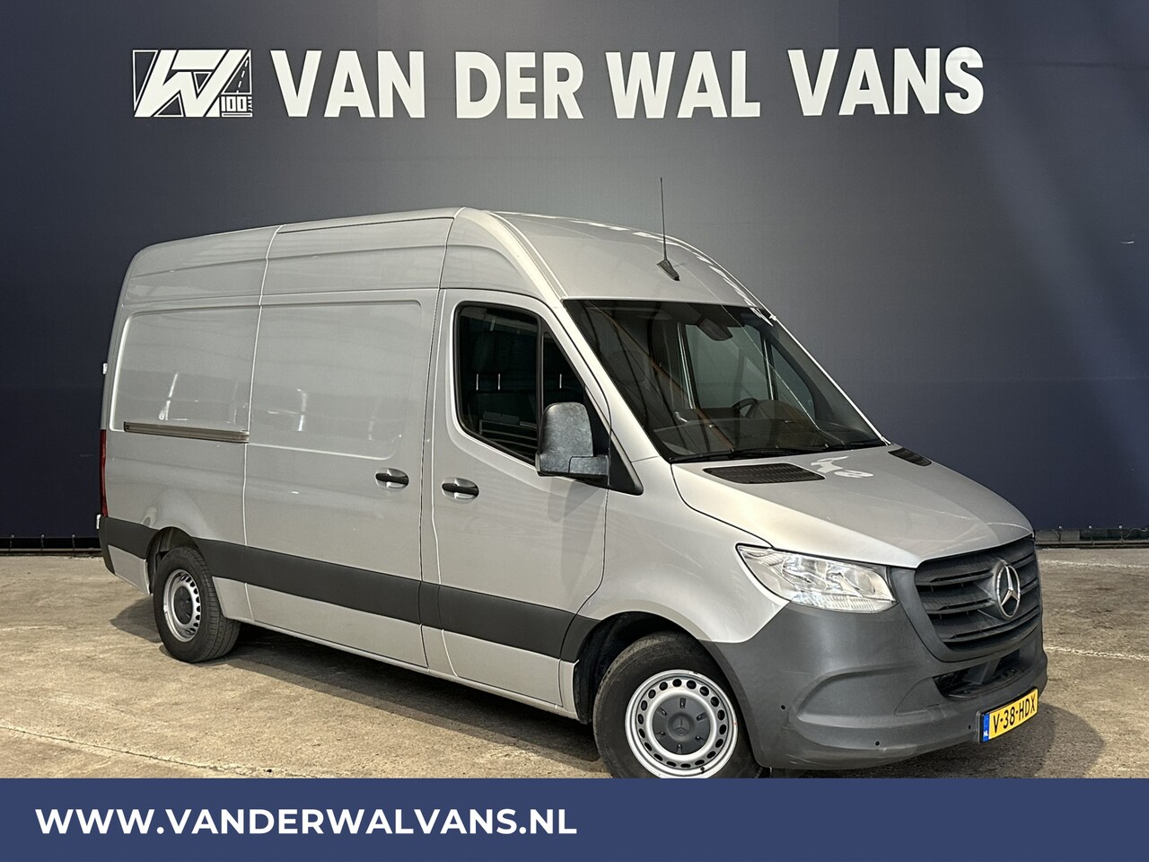 Mercedes-Benz Sprinter - 316 CDI 163 pk L2H2 Euro6 Airco | Camera | Navigatie | Cruisecontrol | Parkeersensoren Bij - AutoWereld.nl