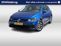 Volkswagen Polo - 1.0 TSI Life Edition / Navigatie / Camera / Parkeersensoren achter / Lichtmetaal 15 inch /