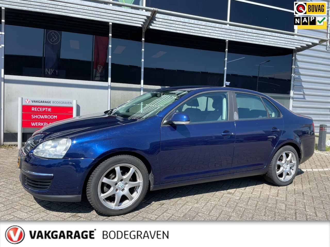 Volkswagen Jetta - 1.6 Trendline / navigatie / trekhaak - AutoWereld.nl