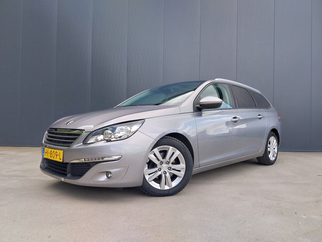 Peugeot 308 SW - 1.6 BlueHDI PANO DAK CAMERA LED NAVI CRUISE ECC TREKHAAK - AutoWereld.nl