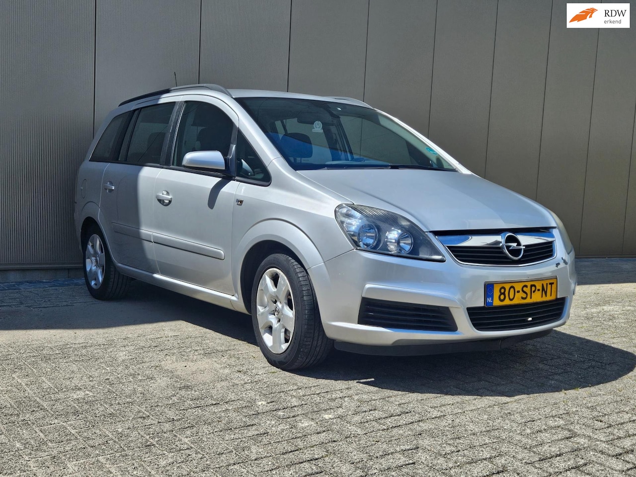 Opel Zafira - 1.8 Executive 7 PERSONEN - AutoWereld.nl