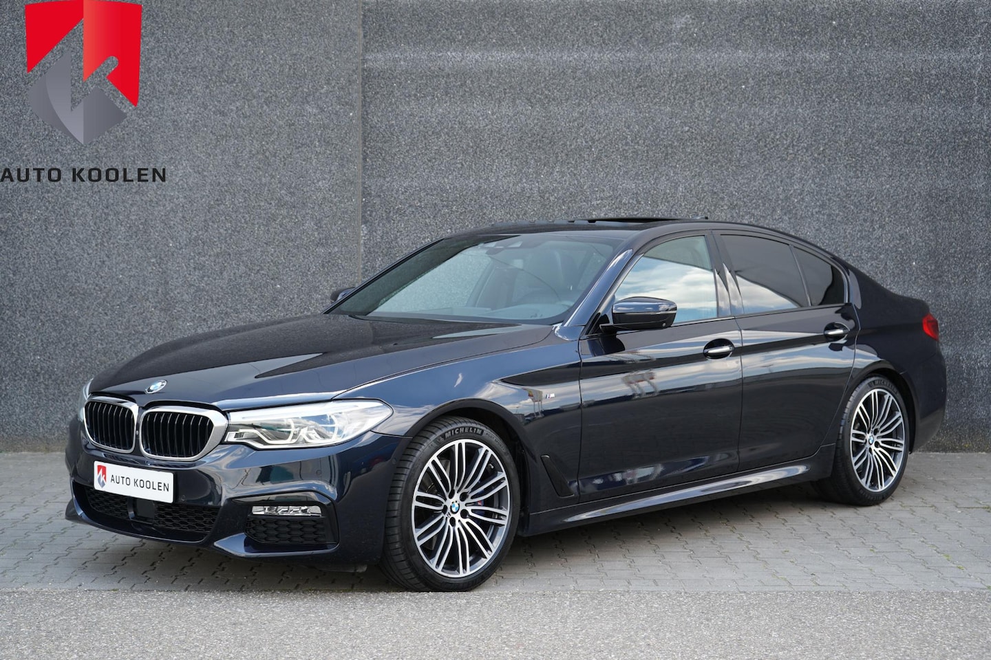 BMW 5-serie - 530 xDrive M Sport High executive Softclose/360  ̊/ Leder/ HUD / Keyless - AutoWereld.nl