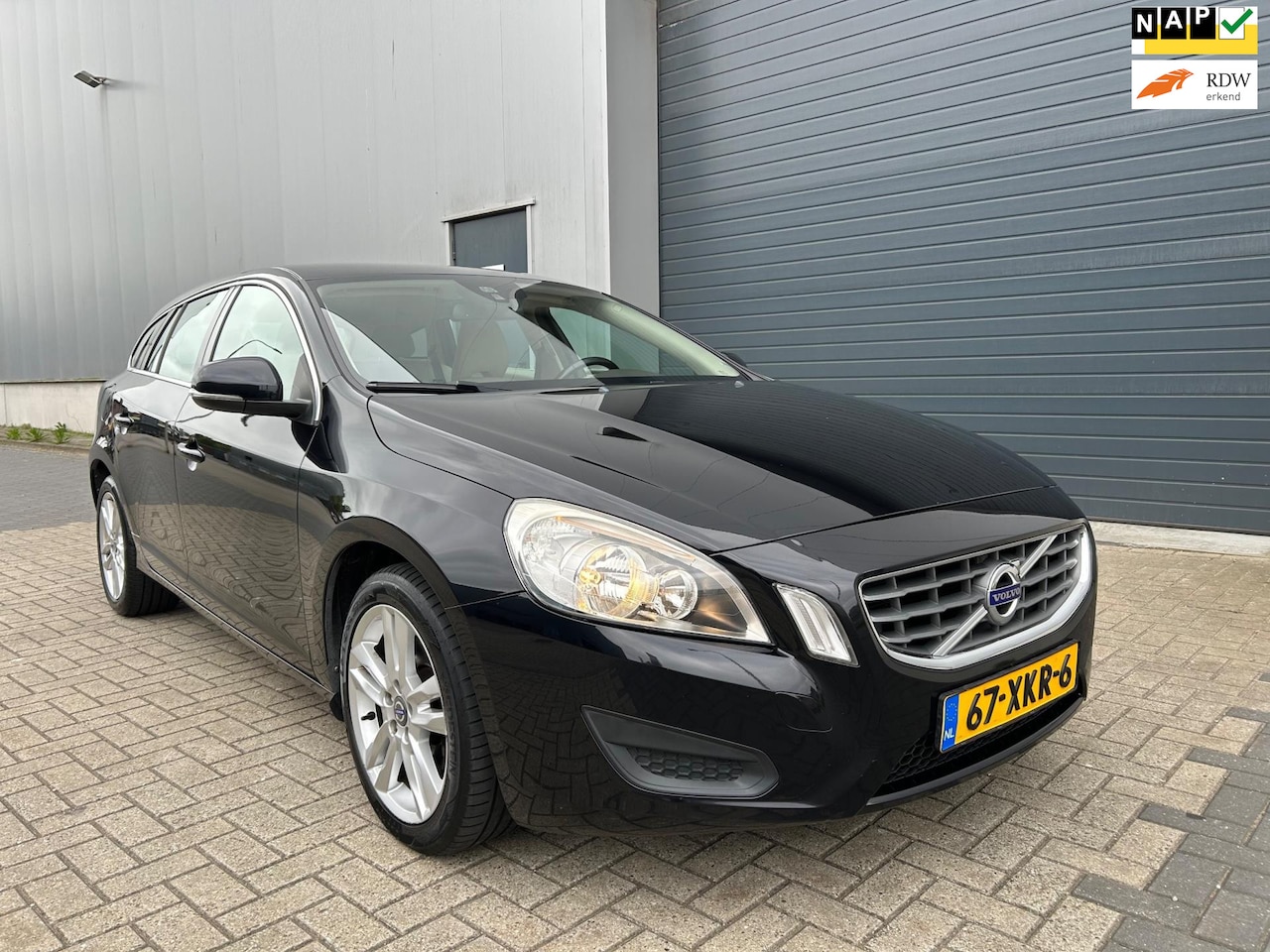 Volvo V60 - 1.6 T3 Momentum CLIMA NAVI PDC NAP 2012 - AutoWereld.nl