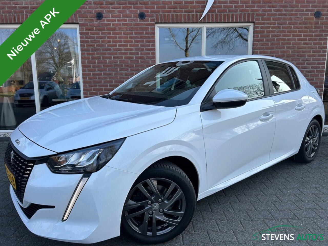 Peugeot 208 - 1.2 PT Active Pack NIEUWE APK / CARPLAY / DAB+ / ANDROID / NAVI - AutoWereld.nl