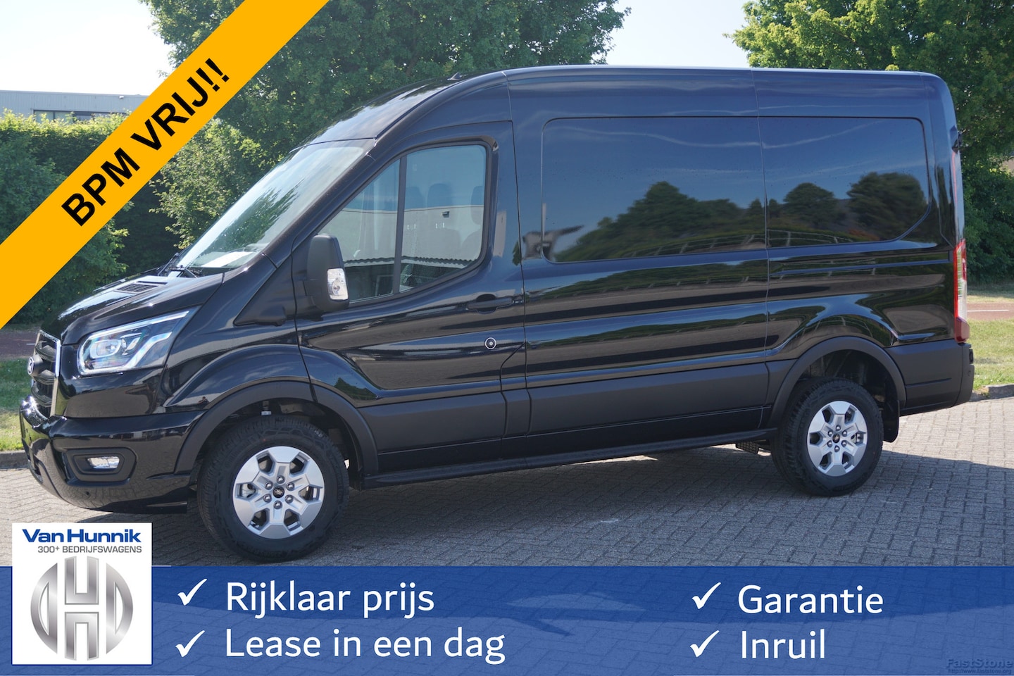 Ford Transit - 350M L2H2 Limited AUT-8 165PK BPM VRIJ Navi, Adap. Cruise, 360° Cam, Trekhaak, Xenon!! NR. - AutoWereld.nl