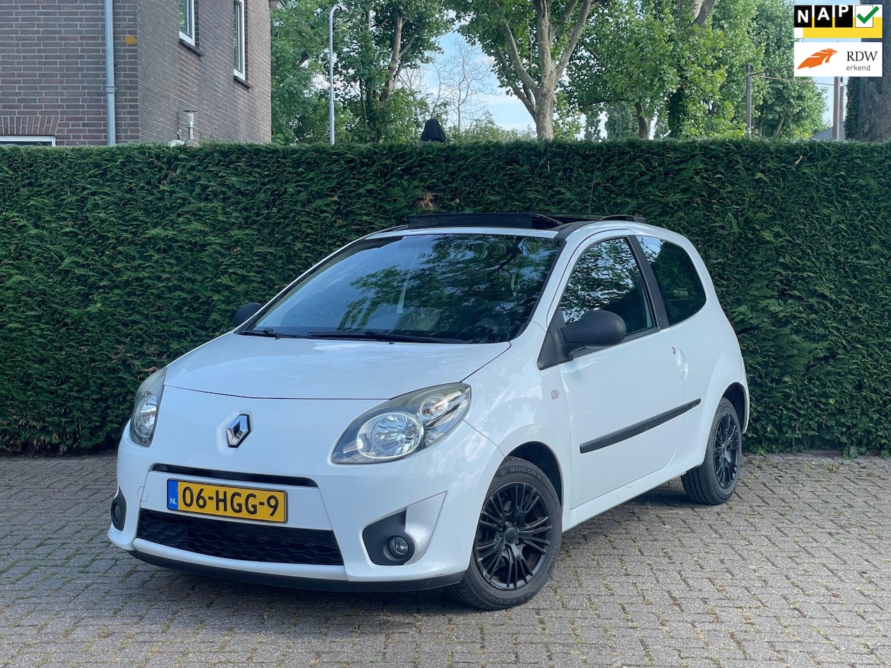 Renault Twingo - 1.2 Dynamique|PANO|AIRCO|NWE APK| - AutoWereld.nl