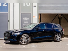 Volvo V60 - 2.0 T8 Twin Engine AWD R-Design PANO | MEMORY | HEAD-UP | KEYLESS | STUURVERWARMING | BOMV