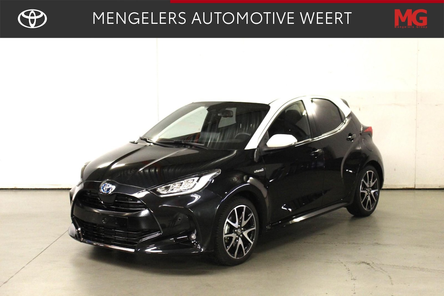 Toyota Yaris - 1.5 Hybrid Executive Sport Bi tone - AutoWereld.nl