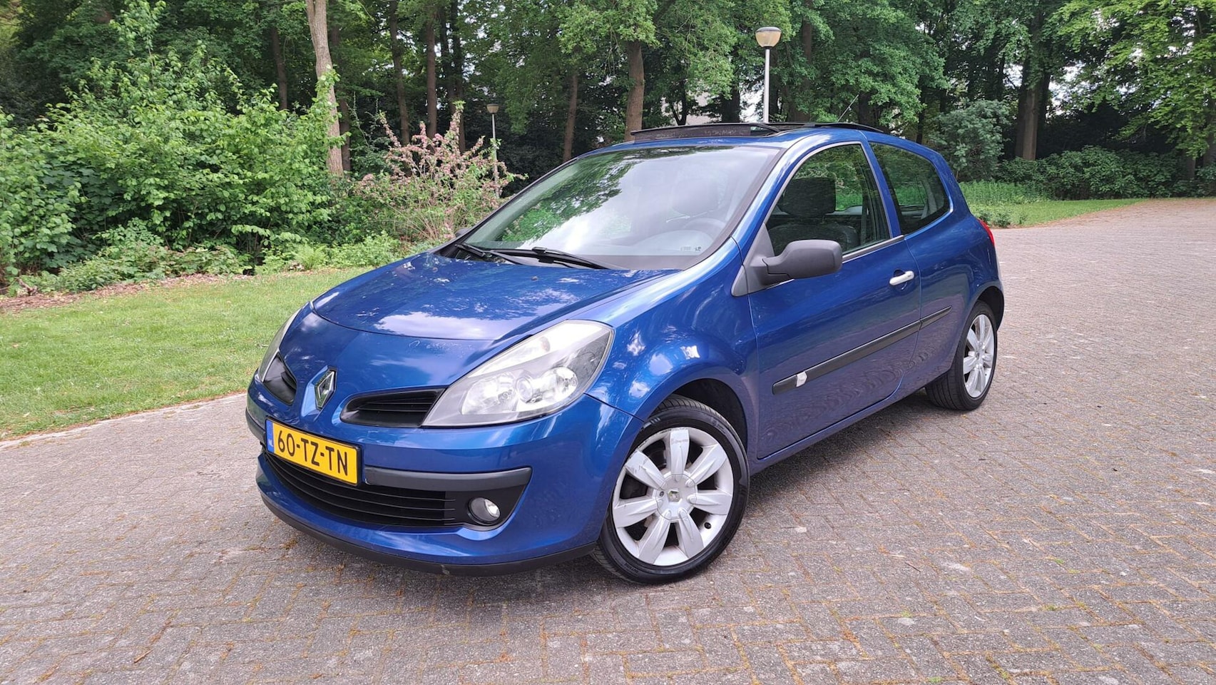 Renault Clio - 1.4-16V Extreme DUBBELE PANO ELEK RAMEN NW APK - AutoWereld.nl
