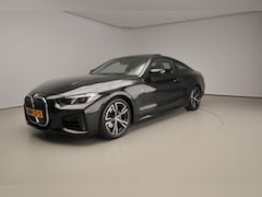 BMW 4-serie Coupé - 420i | M-Sportpakket | LED | Leder | HUD | Schuifdak | Sportstoelen | Active cruise | DAB